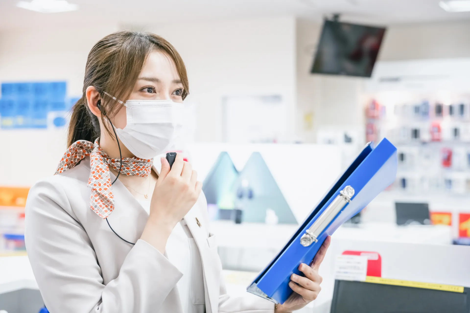 先輩社員の写真:お客様の笑顔が何よりも嬉しいと感じます