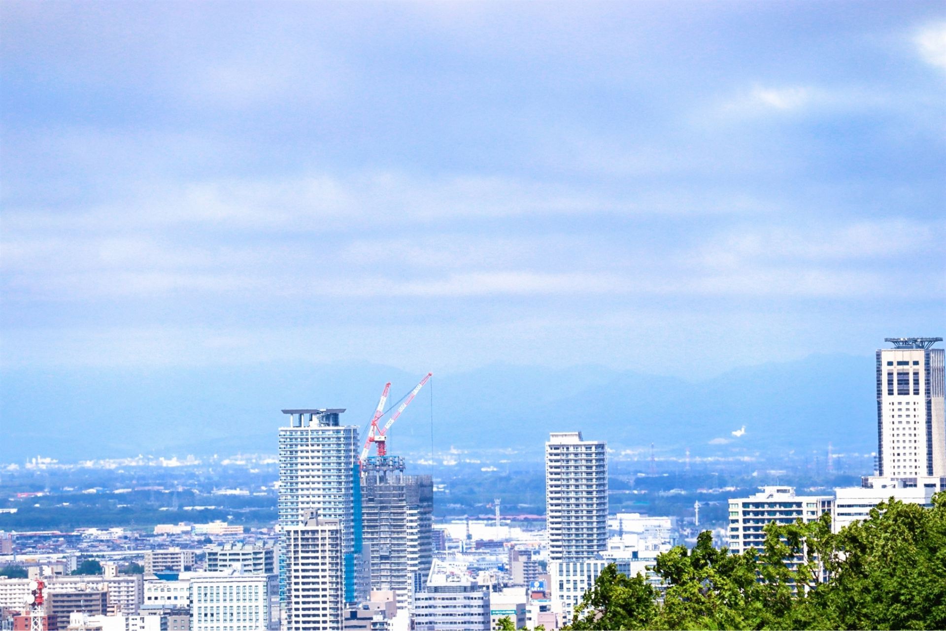 札幌の街並みと山並み
